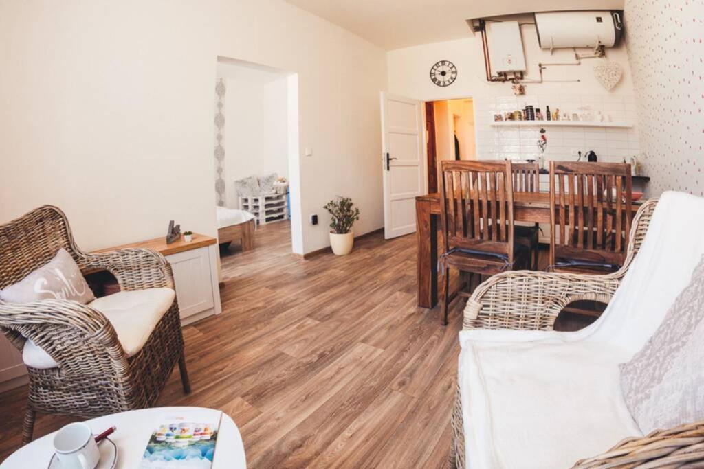 Stylový apartmán v centru Náchoda Exterior foto